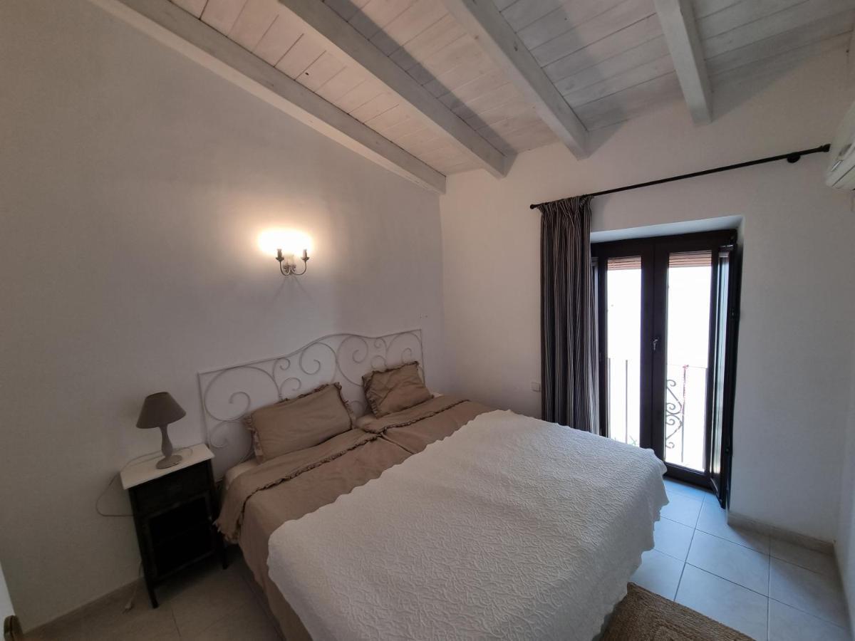 Town House With Roof Terrace - Old Town Apartamento